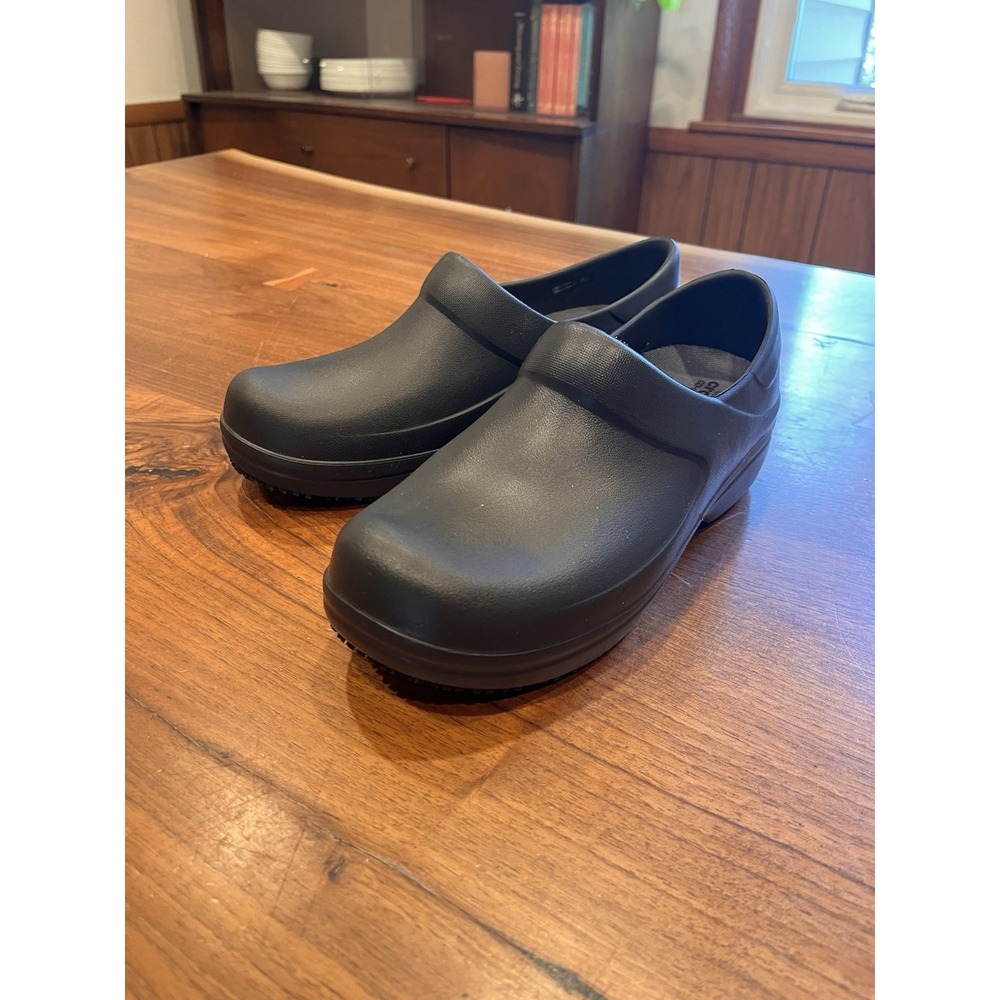 Crocs Women's Size 9 Neria Pro II Clog Slip Resistant Work Shoes Black
